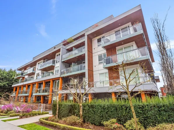 1327 Draycott Rd #407, North Vancouver, BC V7J 1W1