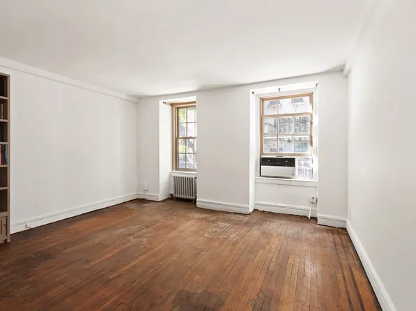 35 West 9th Street image 6 of 10