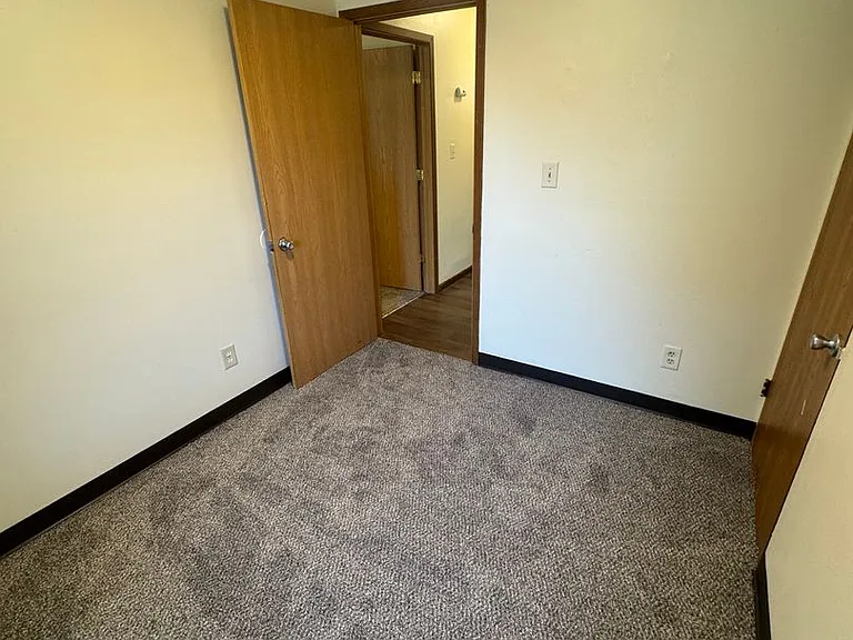 315 E Rose Avenue — Photo 9