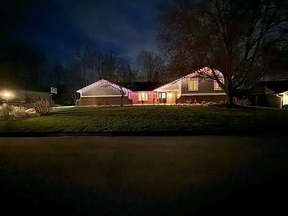 3rd image of 391 Merrick Dr