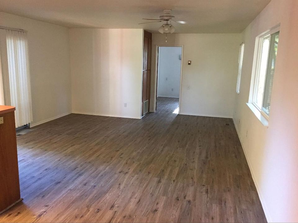 1st image of 157 E Electric St #1