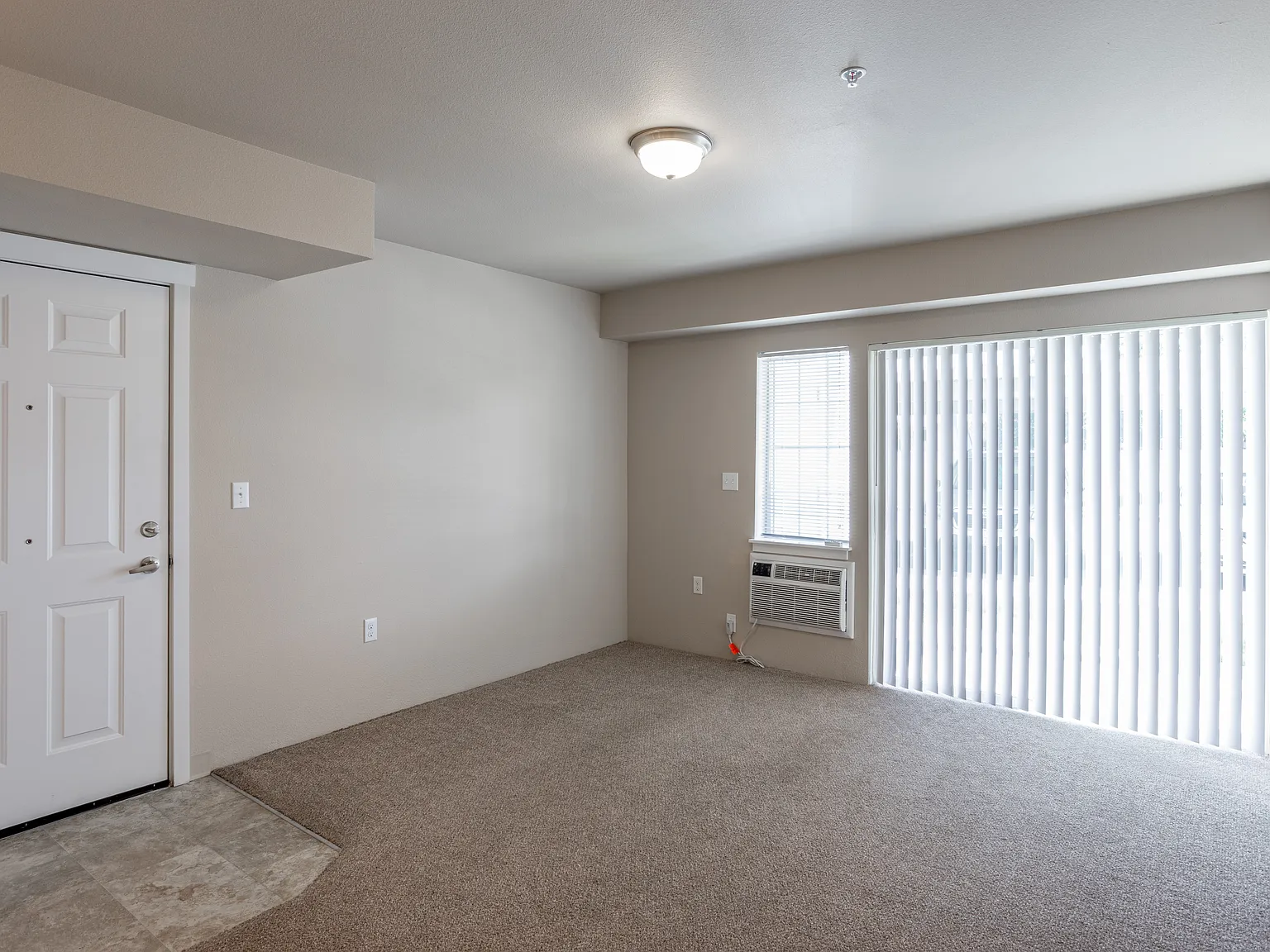 2 bed, 828 sqft, $1,435 — Photo 4