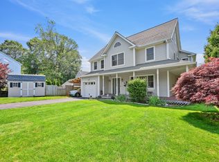 15 Oakledge Cir, Norwalk, CT 06854
