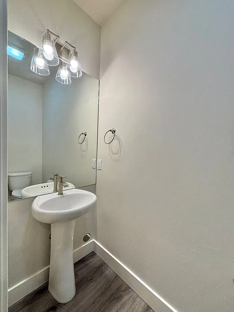 1303 Bunson — Photo 4