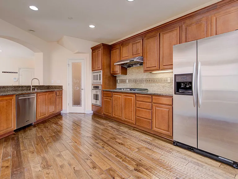 49200 Tulip Ter — Photo 4