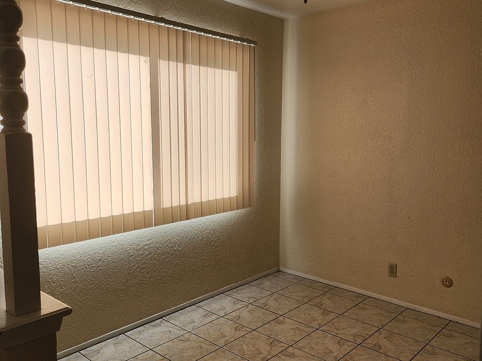 2nd image of 13232 Mountain Pl NE APT B