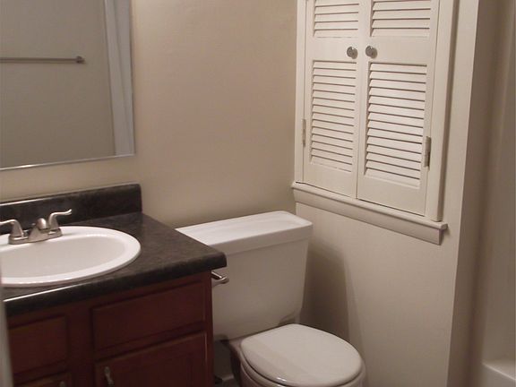 5th image of 4700 Windermere Ct APT 203