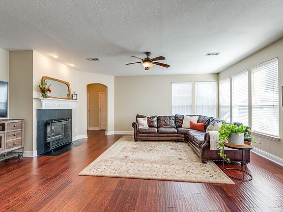 5th image of 4548 Connemara Dr