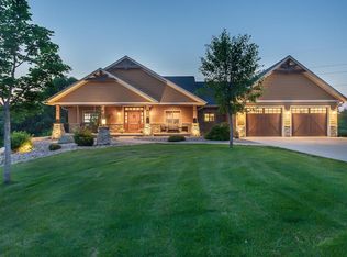 15937 Sandestin Dr, Dubuque, IA 52002