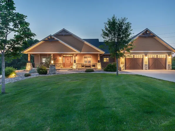 15937 Sandestin Dr, Dubuque, IA 52002