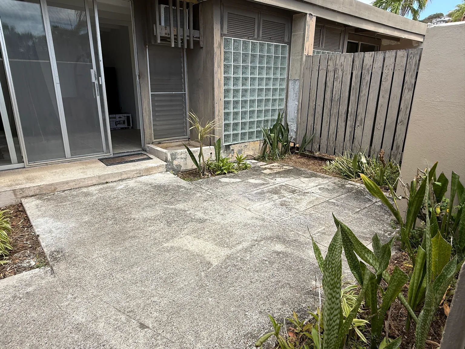 Studio, 350 sqft, $1,250 — Photo 2