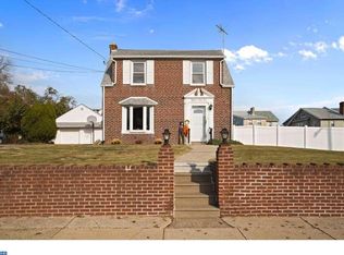 1833 Rhawn St, Philadelphia, PA 19111