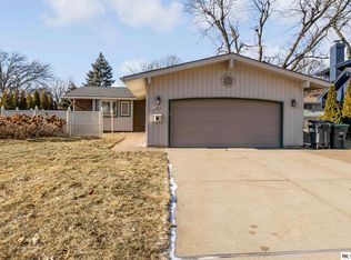 1728 S 138th St, Omaha, NE 68144