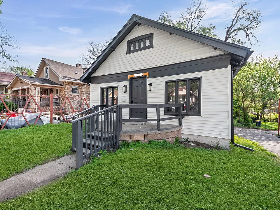 5121 Walrond Ave