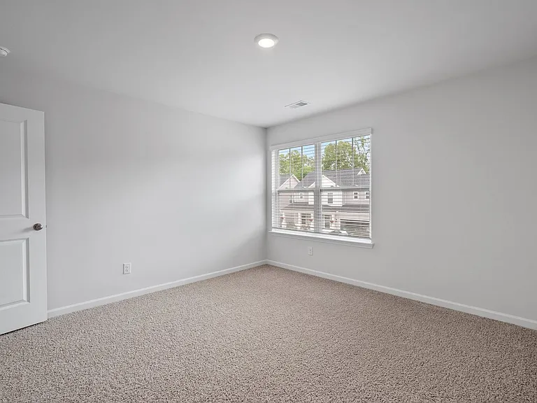 340 Fenwick Dr — Photo 22