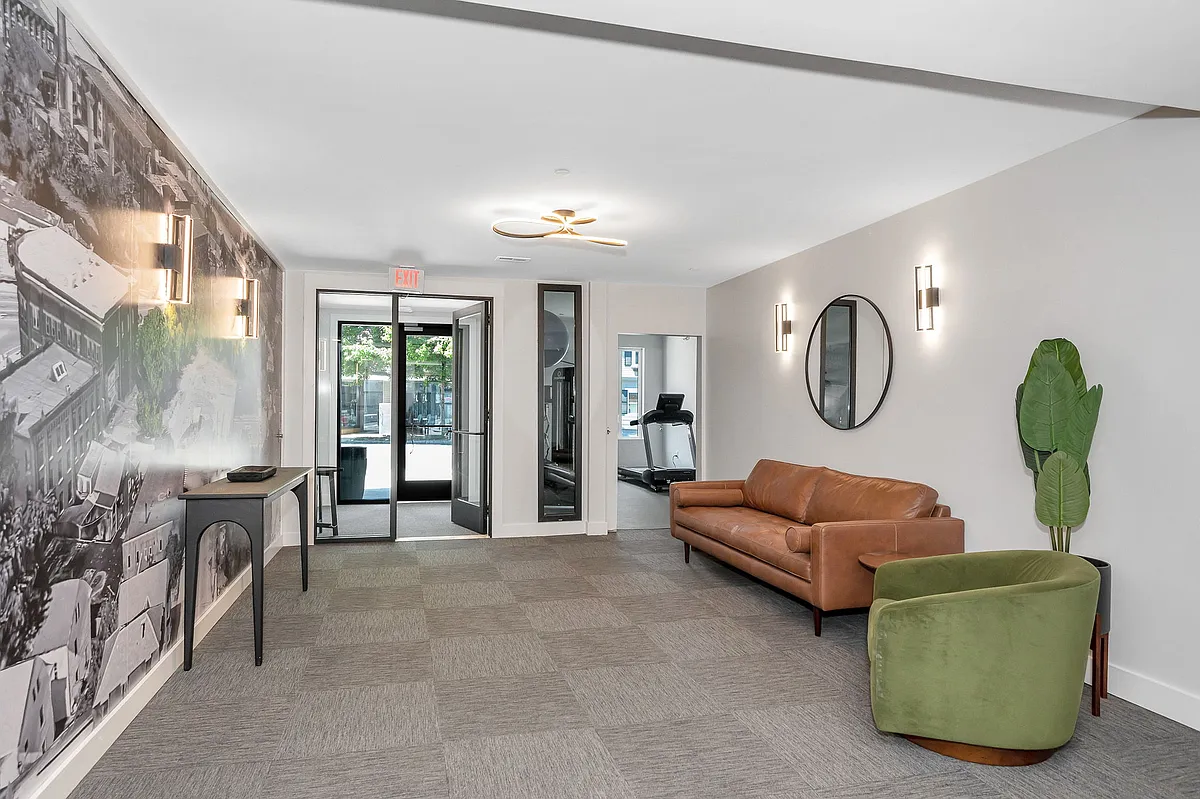 Building Photo - 1 Lafayette Sq #6