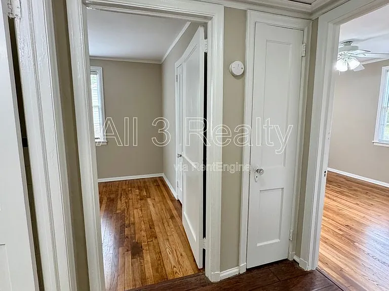 301 Bradley Dr — Photo 15
