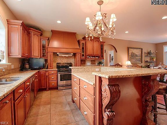 5th image of 10531 Oakmont Way