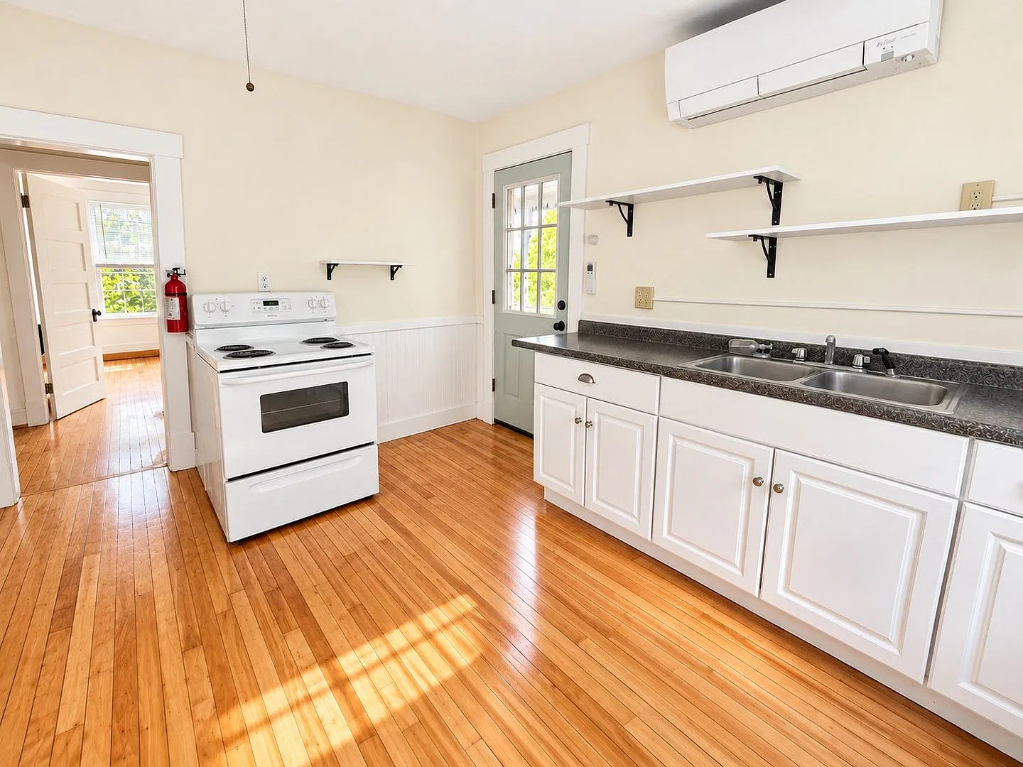 37 Clark Street — Photo 3