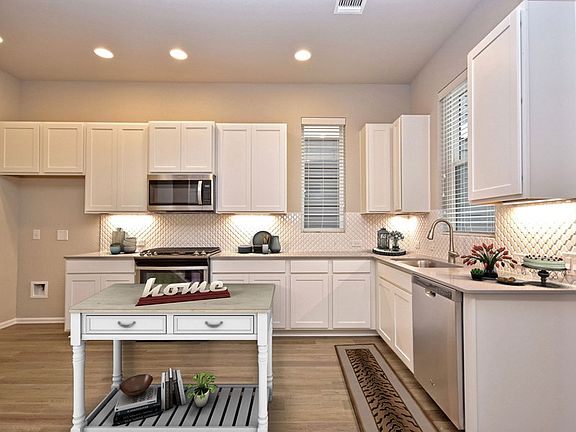 THe Magdelena - Kitchen