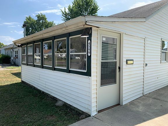 3rd image of 4599 Norton Ln