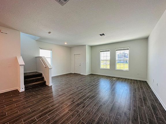 5th image of 2467 Volunteer Ave