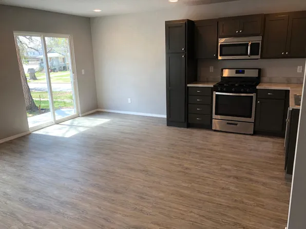 12 W 8th St #10 & 12, Sand Springs, OK 74063