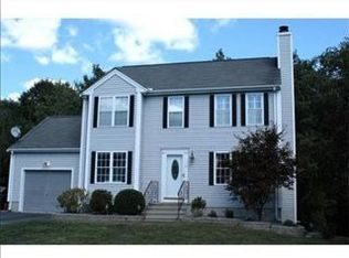 11 Carryville Xing, Bellingham, MA 02019