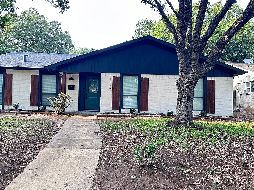 1237 Winterwood Dr