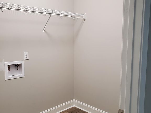 4th image of 106 Marlow Ln #14