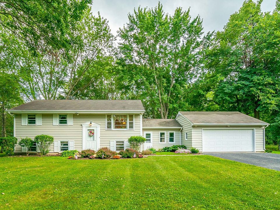 1st image of 15639 W Sprucewood Ln