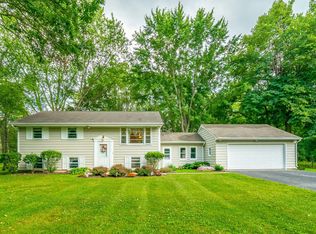 15639 W Sprucewood Ln, Libertyville, IL 60048