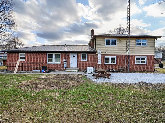 4th image of 8568 S Academy Way