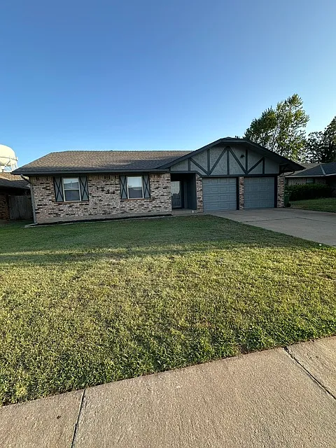 1048 Cooper Ln
