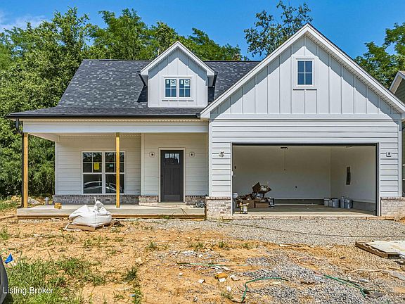 2nd image of 1204 Divot Way