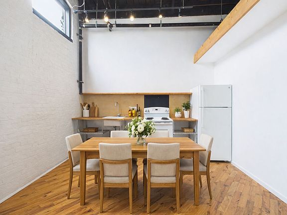 4th image of 3033-47 Ruth St #1E