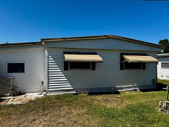 3rd image of 1265 Jamestown Dr