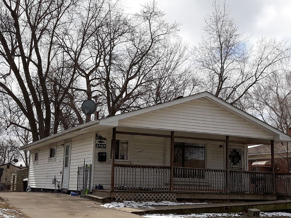 2nd image of 27117 Florence St