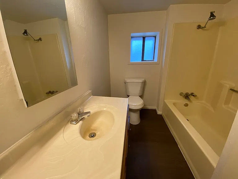 515 E 32nd St #&-1/2 — Photo 12