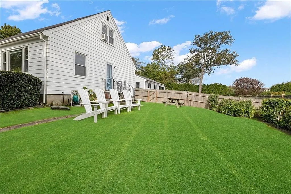3 bed, 2.0 bath, 1470 sqft, $3,200 — Photo 4