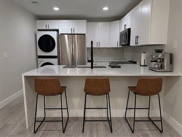 1440 Sheafe Ave NE #101 — Photo 4