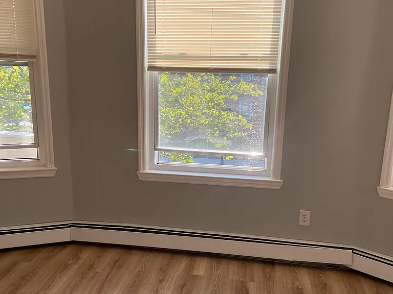 1458 E Main St #21 — Photo 2