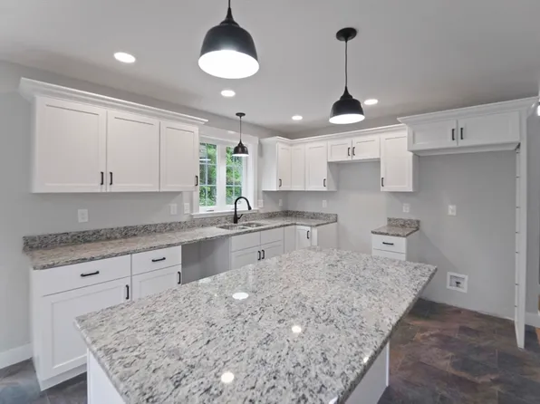 11 Stephanie Dr, Gardner, MA 01440