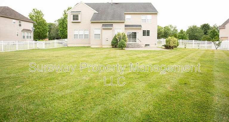 7 Amaryllis Ln — Photo 49