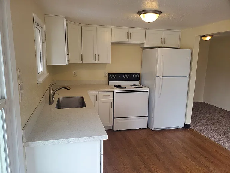 1222 Park Ave #4 — Photo 2