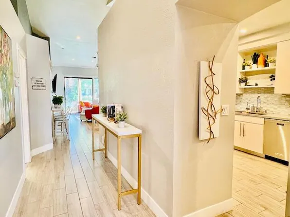 42320 Sari Ct, Palm Desert, CA 92211