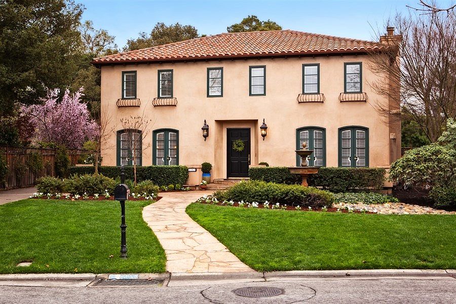 1st image of 295 Gloria Cir