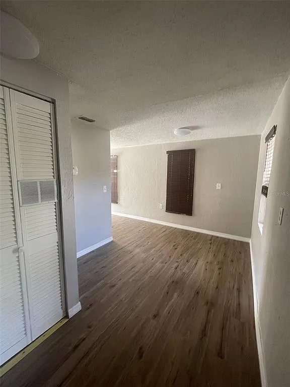2 bed, 1.0 bath, 804 sqft, $1,400 — Photo 3