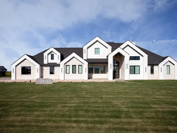 9800 Barton Springs Dr, Amarillo, TX 79119