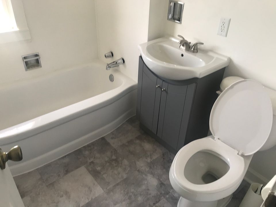 2nd image of 1160 Market St #2